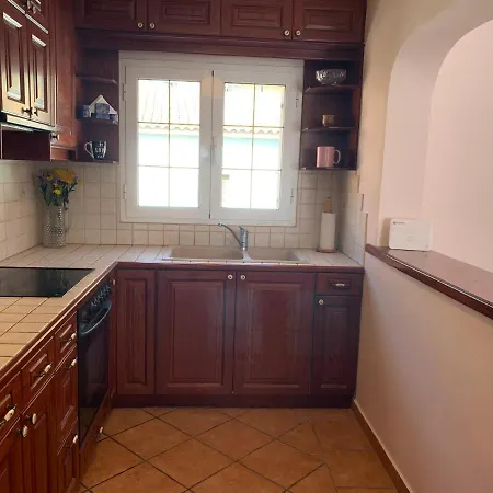 Billy's Breathtaking View Cozy בית נופש