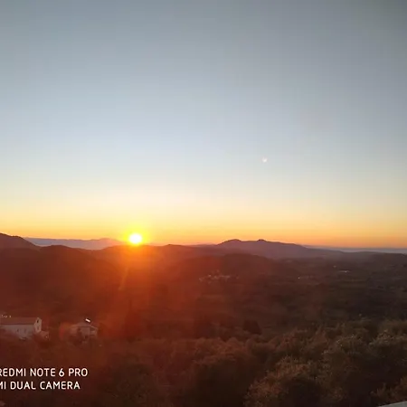 בית נופש Billy's Breathtaking View Cozy
